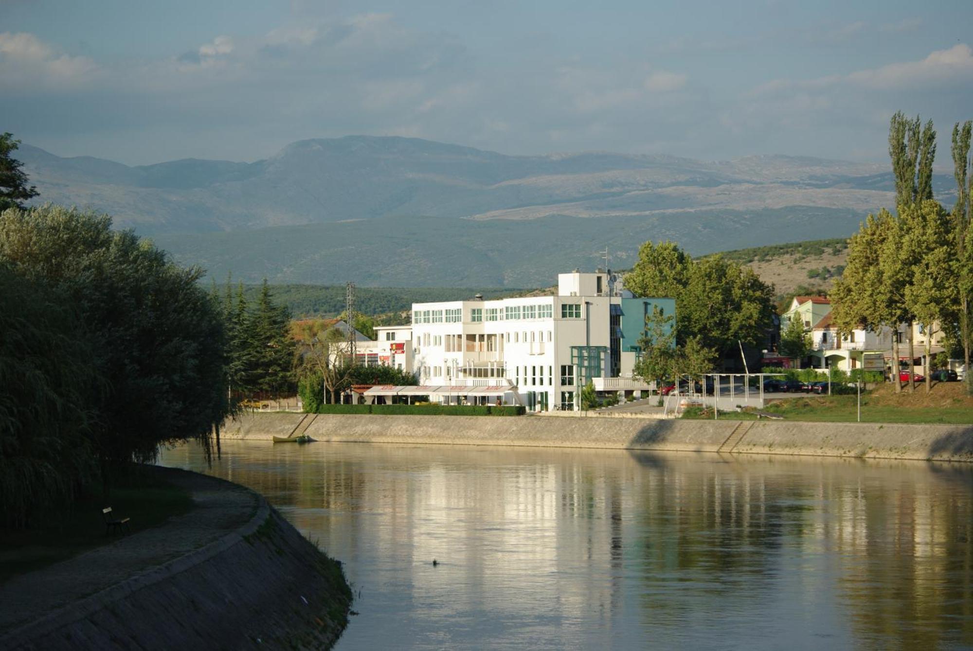 Hotel Sv. Mihovil Trilj Kültér fotó