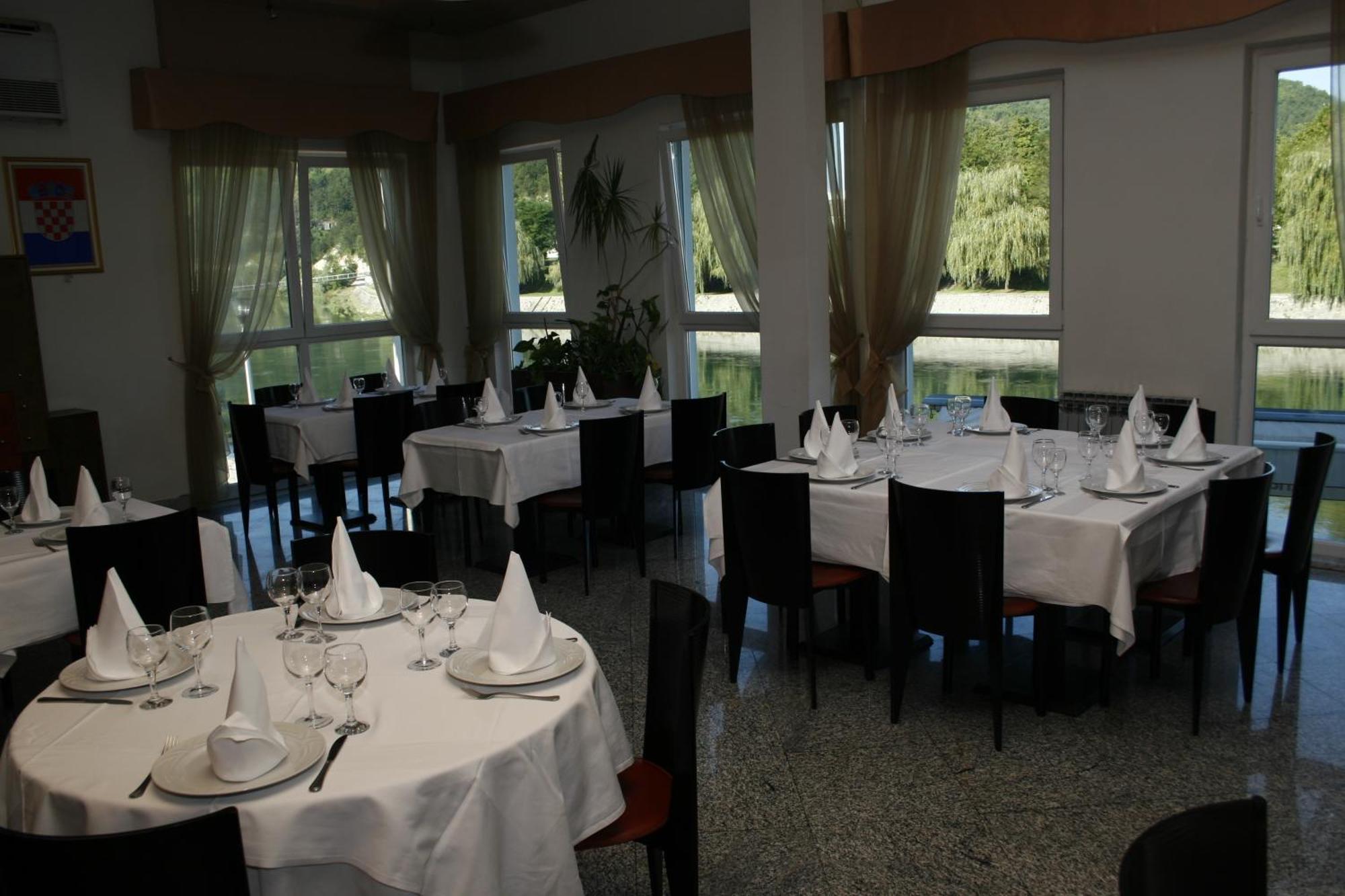 Hotel Sv. Mihovil Trilj Kültér fotó
