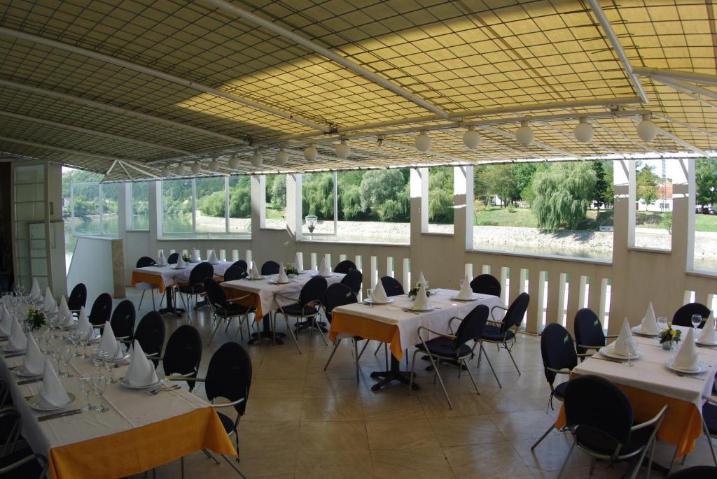 Hotel Sv. Mihovil Trilj Szoba fotó