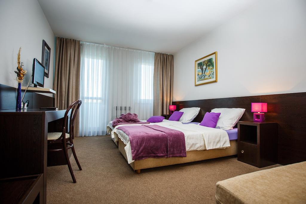 Hotel Sv. Mihovil Trilj Kültér fotó