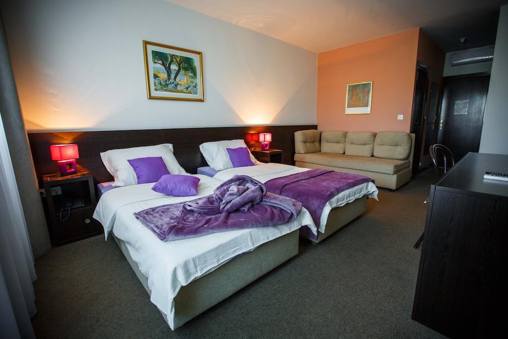 Hotel Sv. Mihovil Trilj Kültér fotó